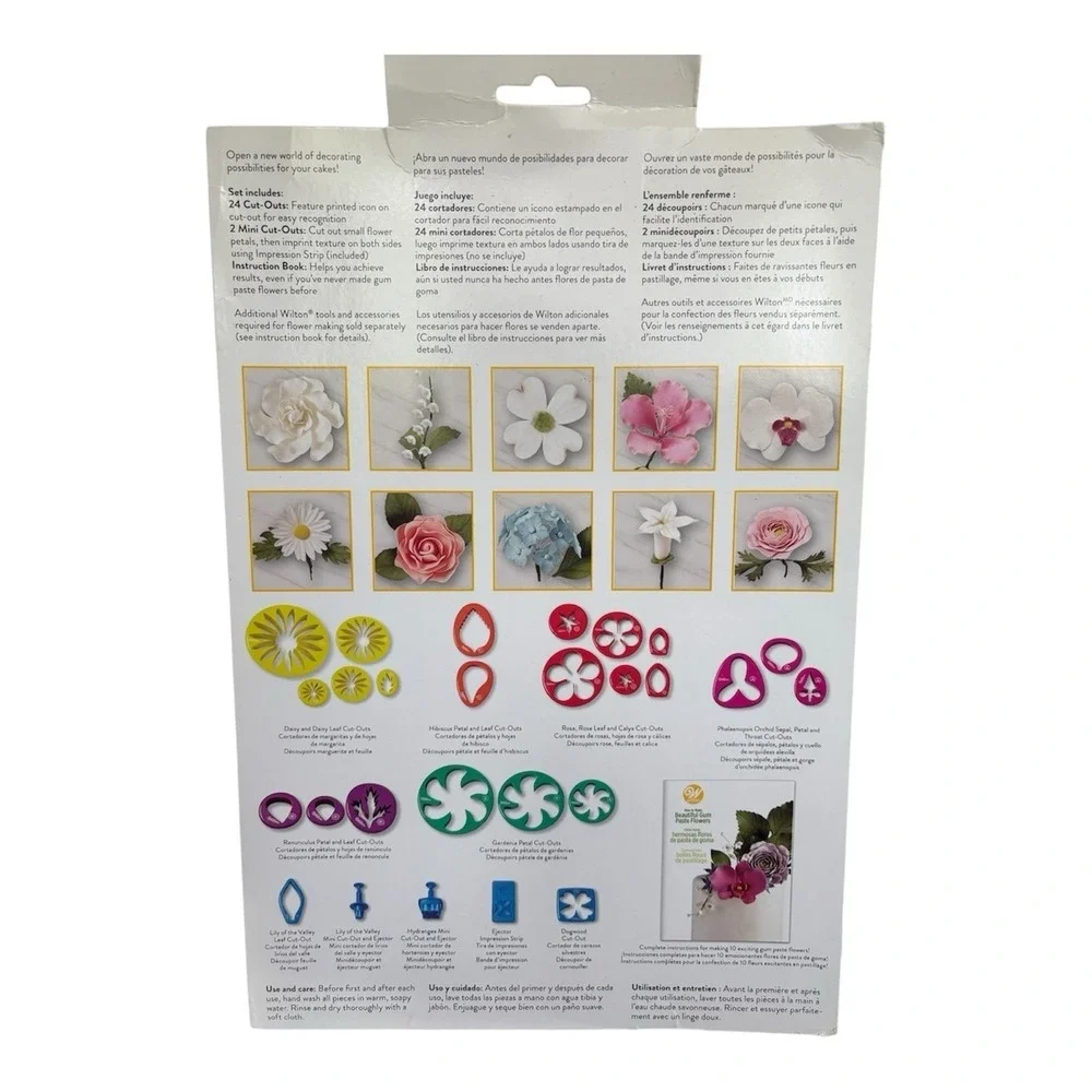 NIB Wilton Cut with Fondant Gum Paste Flower Cut-Outs‎ w/Minis Impression Strip